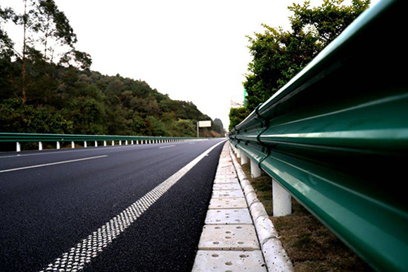 潜江高速公路护栏的常用类型